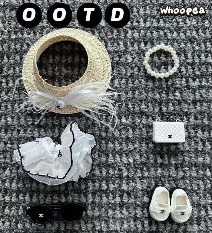 POP MART Labubu Replacing Clothes Set. Labubu Outfit (No Dolls) - Image 1